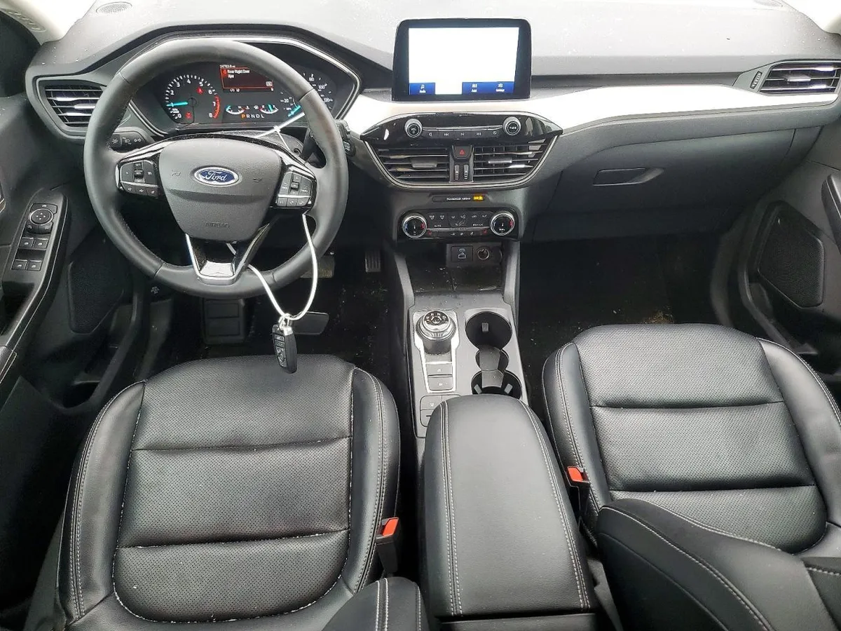 FORD ESCAPE SEL 2022