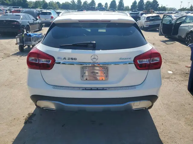 MERCEDES-BENZ GLA 250 4MATIC 2019
