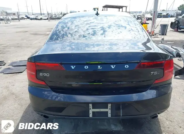 VOLVO S90 T5 MOMENTUM 2018