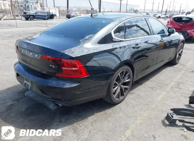 VOLVO S90 T5 MOMENTUM 2018