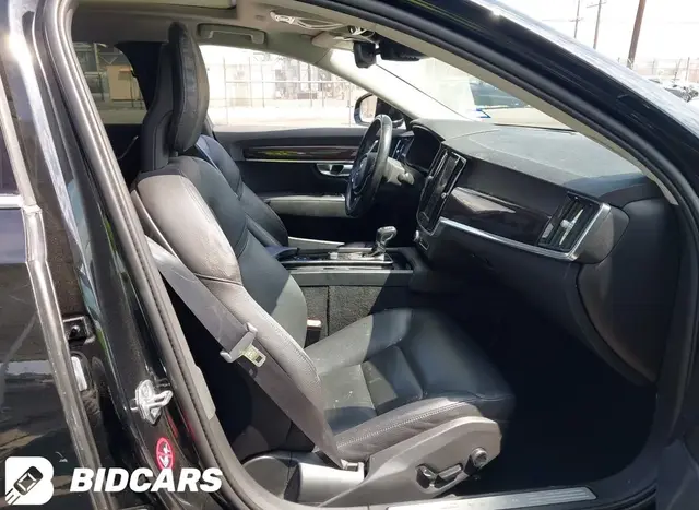 VOLVO S90 T5 MOMENTUM 2018