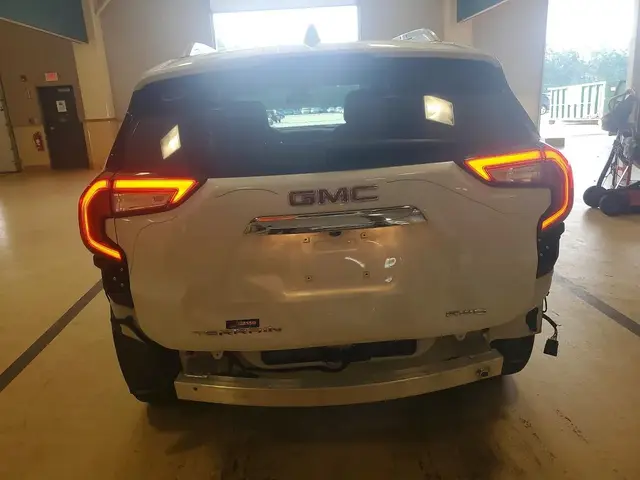 GMC TERRAIN DENALI 2023