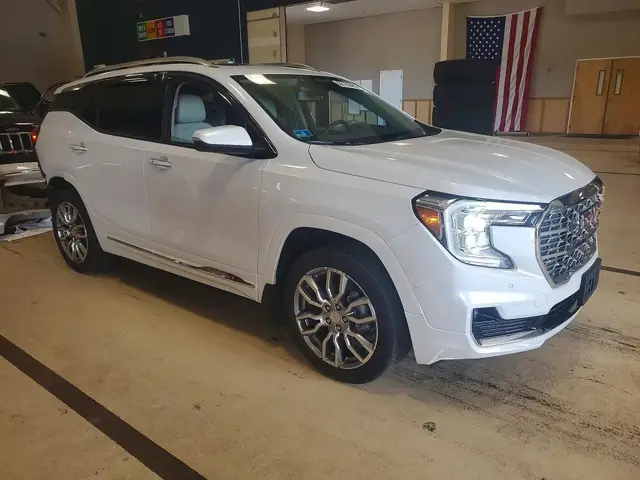 GMC TERRAIN DENALI 2023
