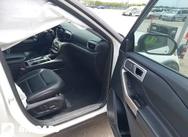 FORD EXPLORER XLT 2023