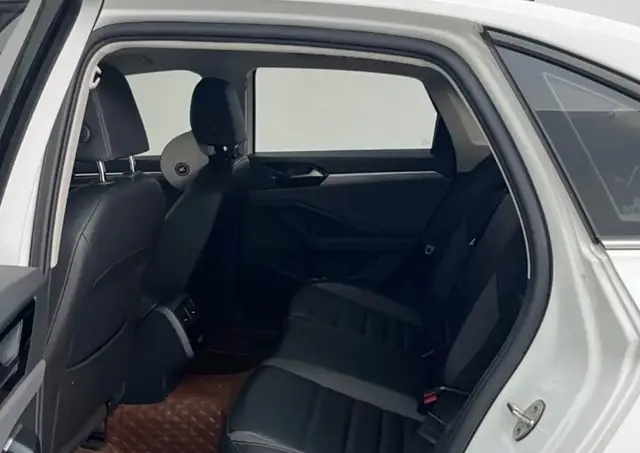 VOLKSWAGEN SAGITAR 2022