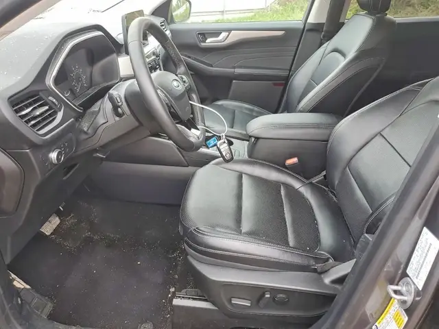 FORD ESCAPE SEL 2022
