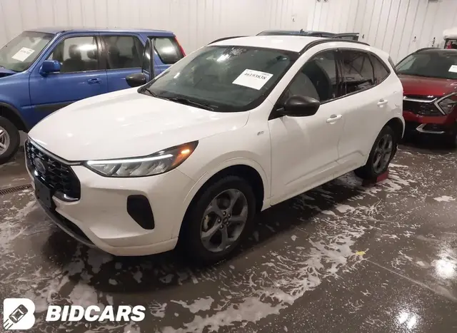 FORD ESCAPE ST-LINE 2023