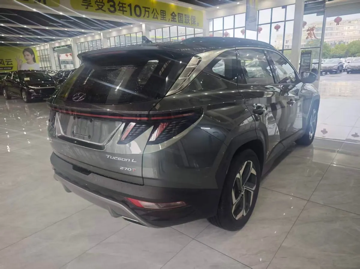 HYUNDAI TUCSON PREMIUM 2023