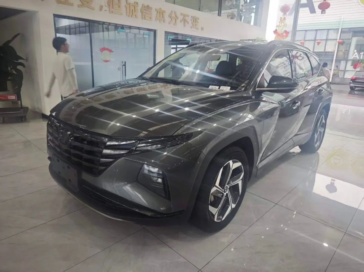 HYUNDAI TUCSON PREMIUM 2023