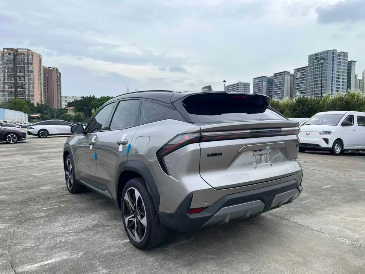 GEELY GALAXY L7 2023