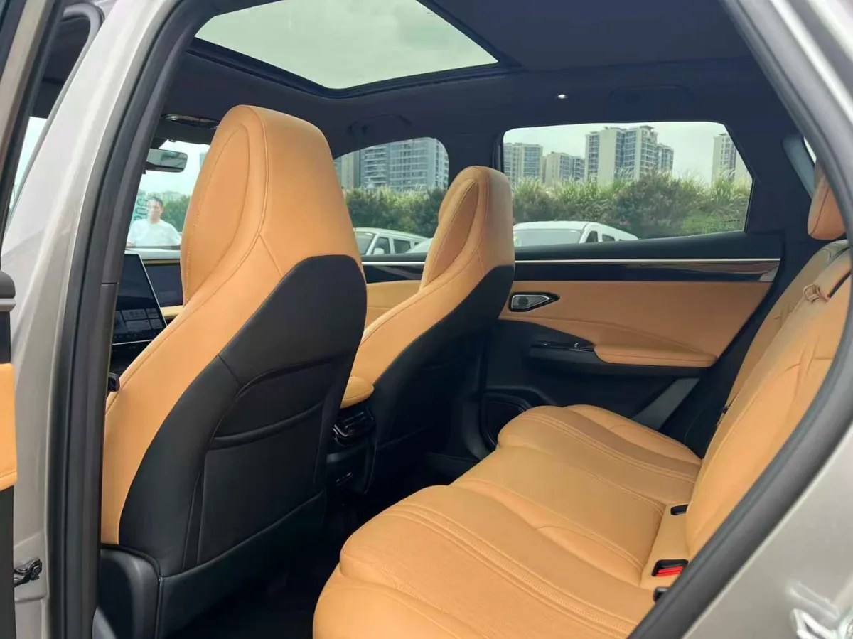 GEELY GALAXY L7 2023