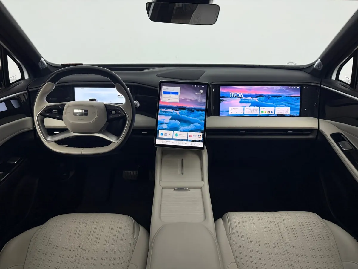 GEELY GALAXY L7 2023