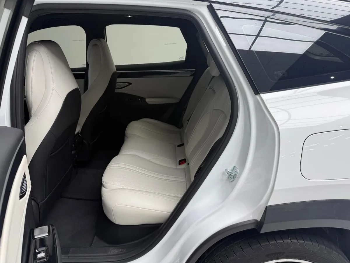 GEELY GALAXY L7 2023