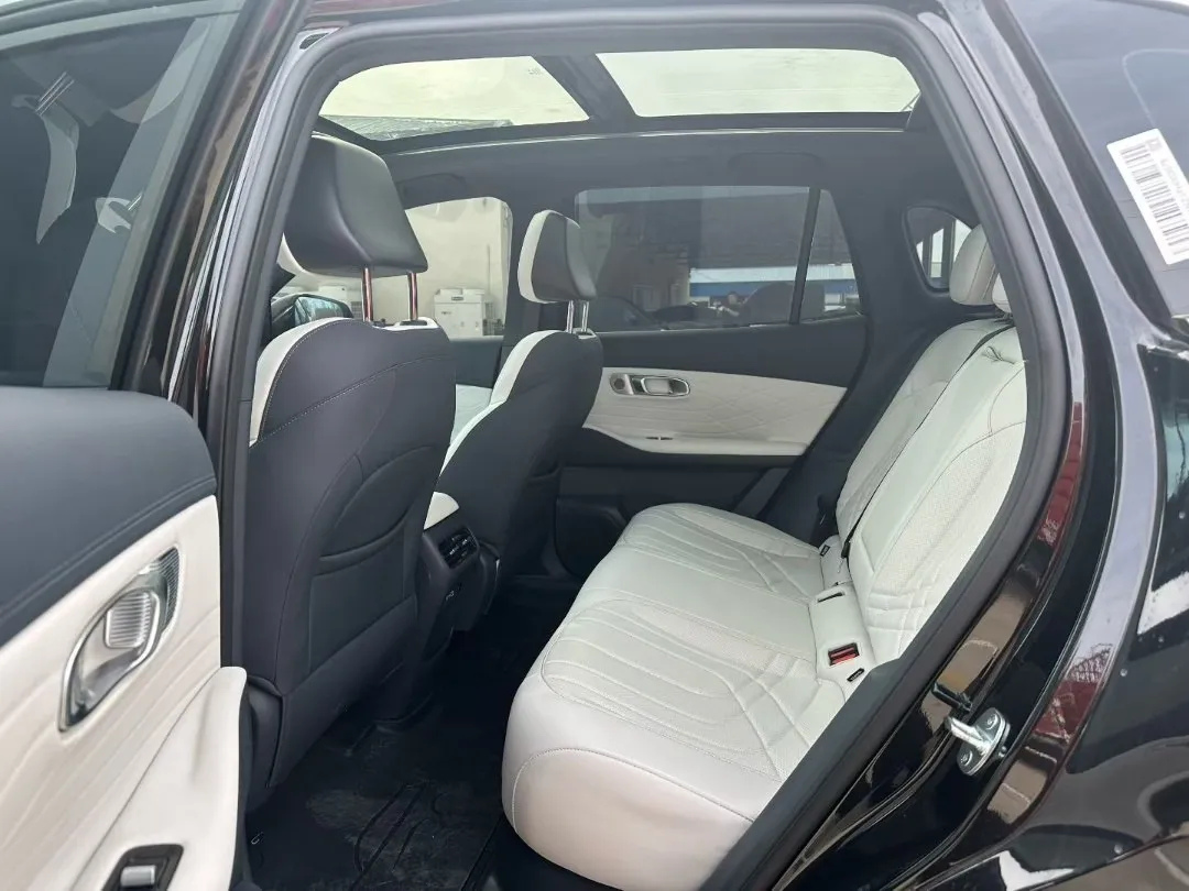 GEELY GALAXY STARSHIP EM-I GALAXY STARSHIP 7 EM-I 2026