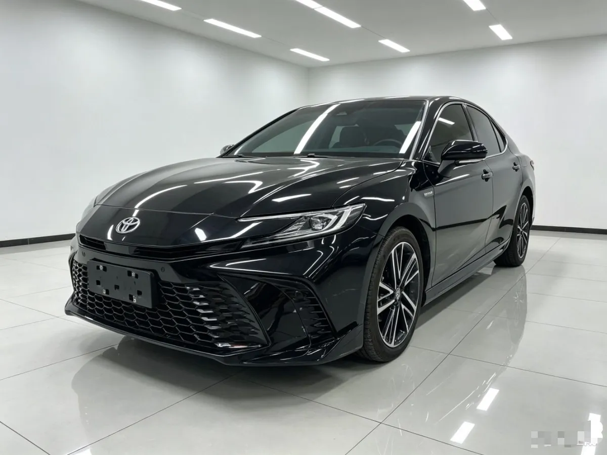 TOYOTA CAMRY 2024