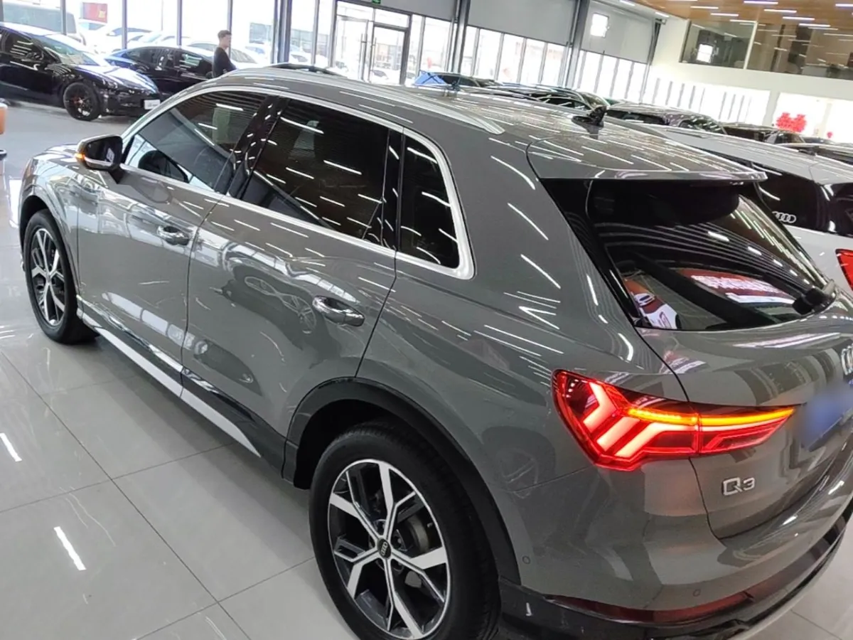 AUDI Q3 2024