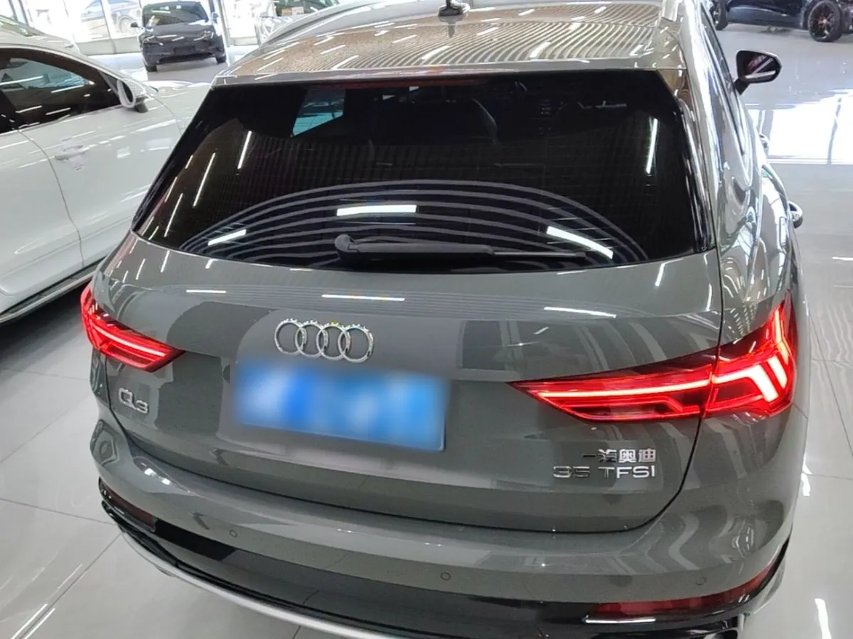 AUDI Q3 2024