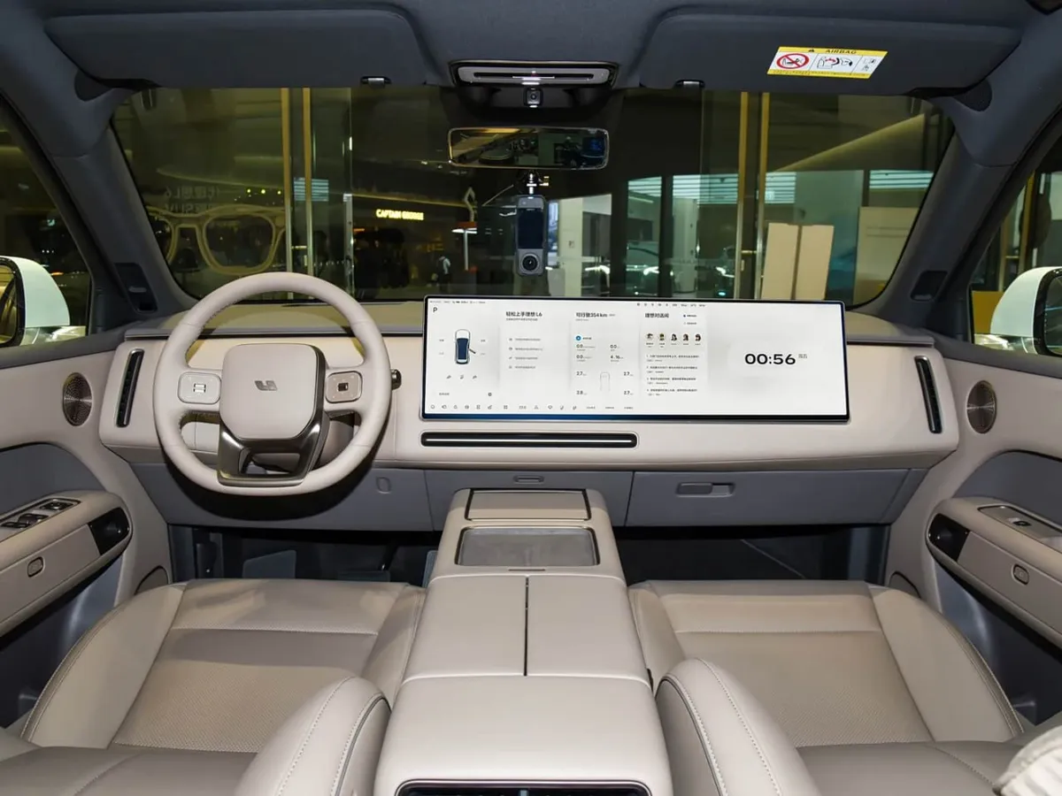 LI AUTO L6 2026
