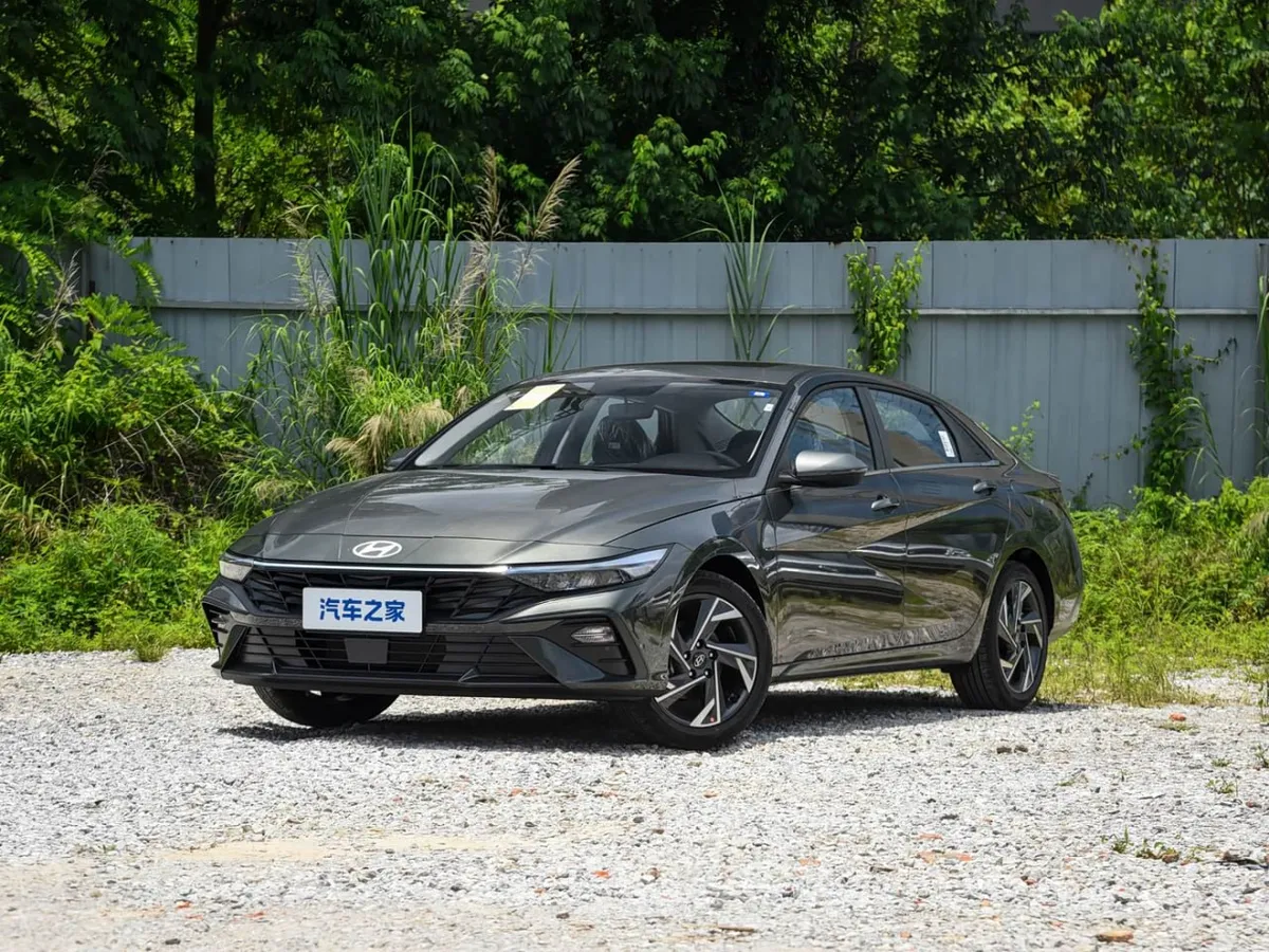 HYUNDAI ELANTRA 2026