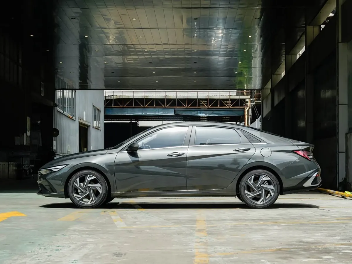 HYUNDAI ELANTRA 2026