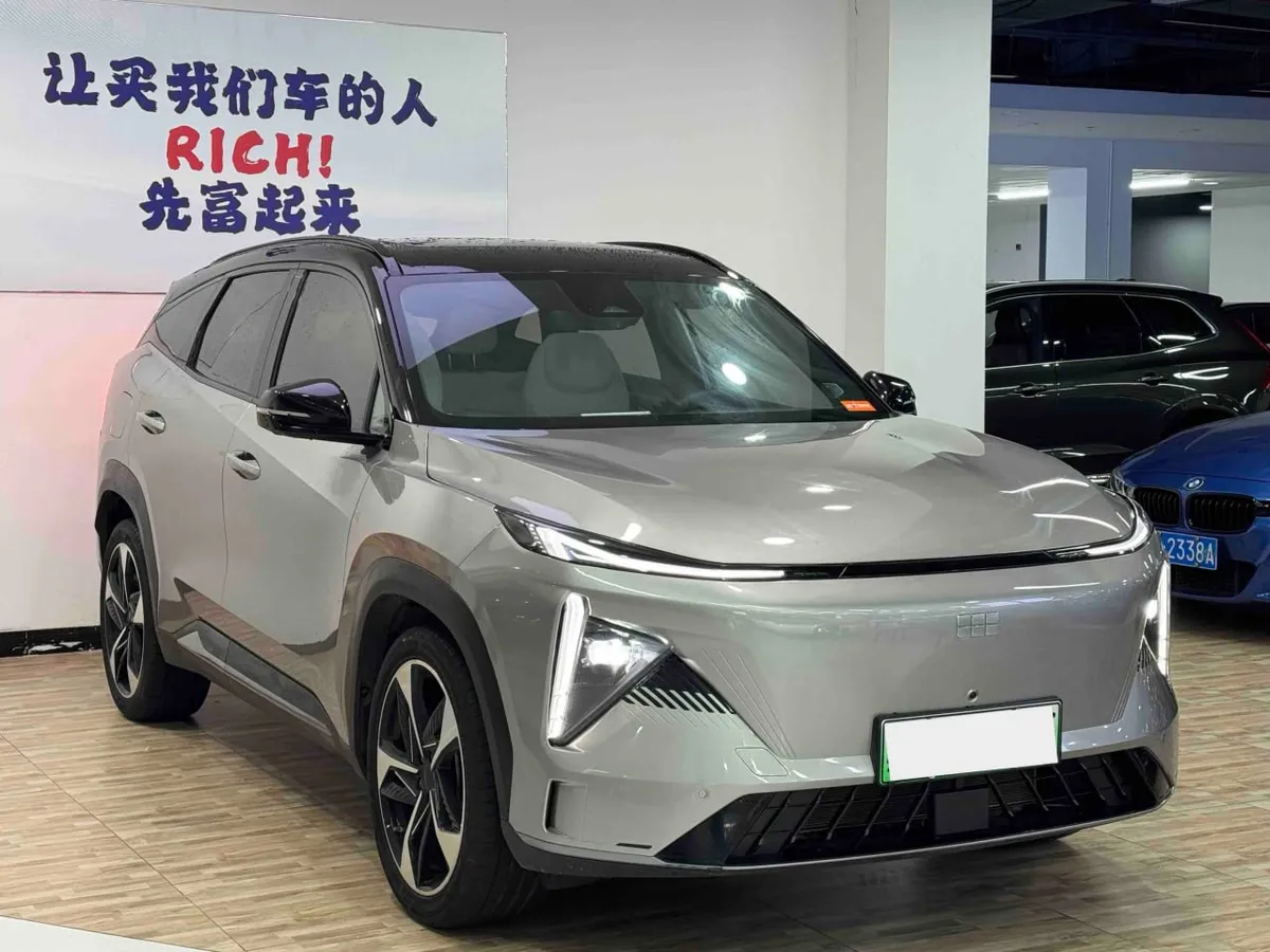 GEELY GALAXY L7 2023