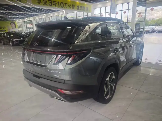 HYUNDAI TUCSON PREMIUM 2023