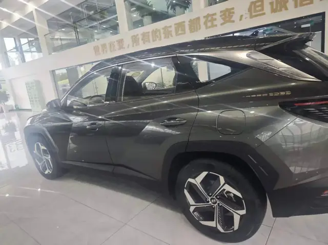 HYUNDAI TUCSON PREMIUM 2023
