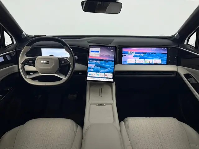 GEELY GALAXY L7 2023