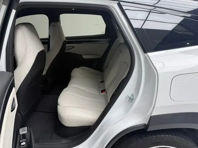 GEELY GALAXY L7 2023