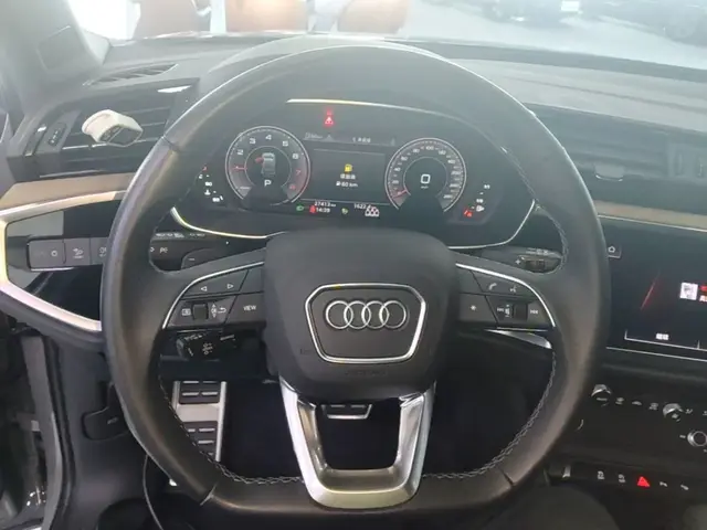 AUDI Q3 2024