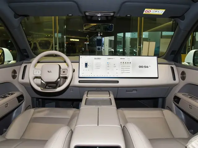 LI AUTO L6 2026