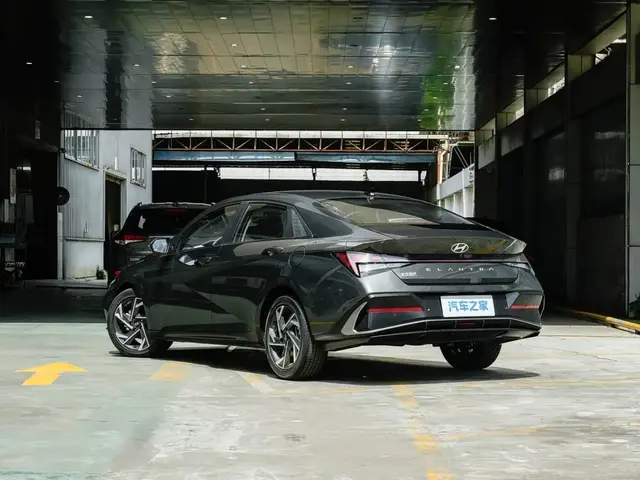 HYUNDAI ELANTRA 2026