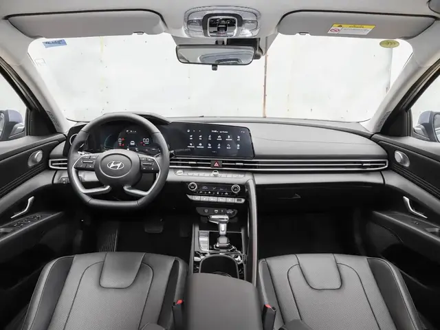 HYUNDAI ELANTRA 2026