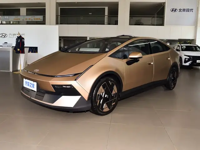 HYUNDAI IONIQ V 2026