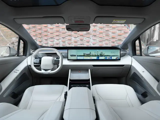 HYUNDAI IONIQ V 2026