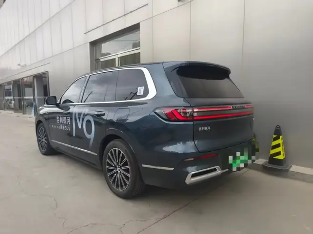 GEELY GALAXY M9 2025