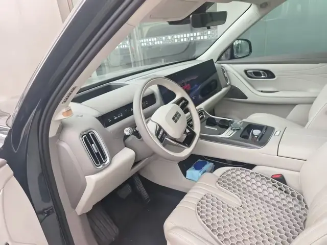 GEELY GALAXY M9 2025