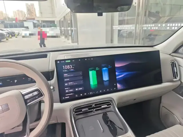 GEELY GALAXY M9 2025