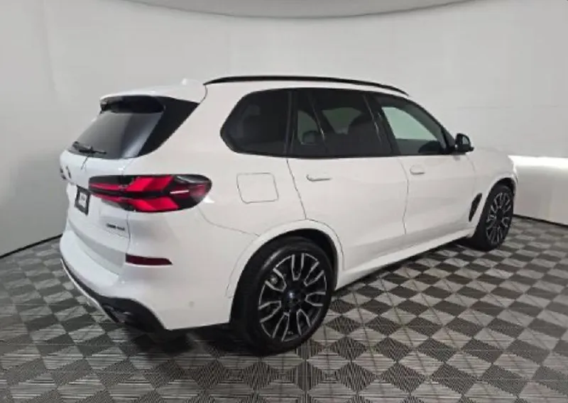 BMW X5 SPORTS ACTIVITY VEHICLE 2024