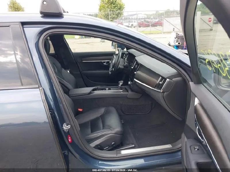 VOLVO V90 CROSS COUNTRY T6 2018