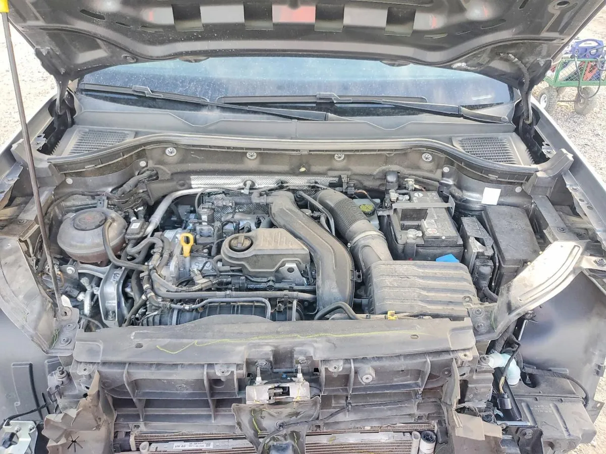VOLKSWAGEN TAOS SE 2023