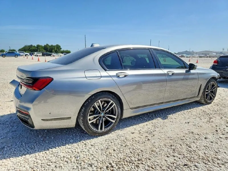BMW 750 XI 2021