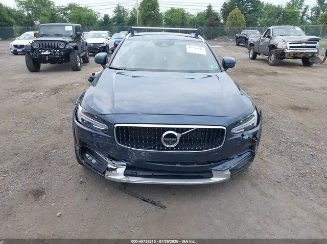 VOLVO V90 CROSS COUNTRY T6 2018