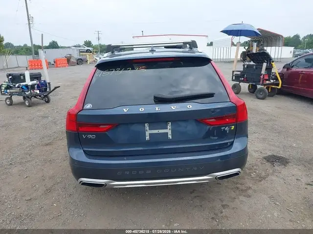 VOLVO V90 CROSS COUNTRY T6 2018