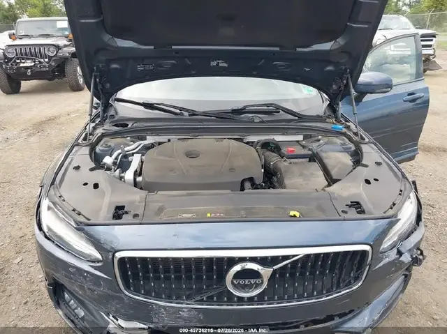 VOLVO V90 CROSS COUNTRY T6 2018