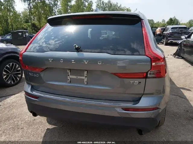 VOLVO XC60 T5 MOMENTUM 2018