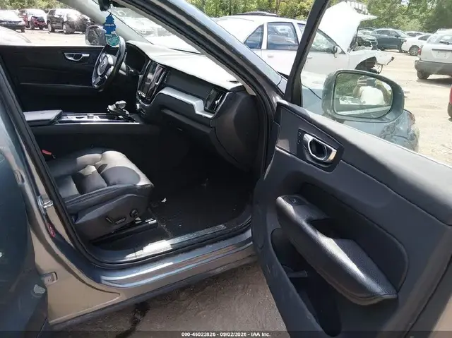 VOLVO XC60 T5 MOMENTUM 2018