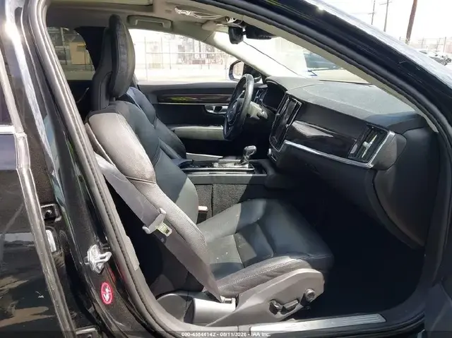 VOLVO S90 T5 MOMENTUM 2018
