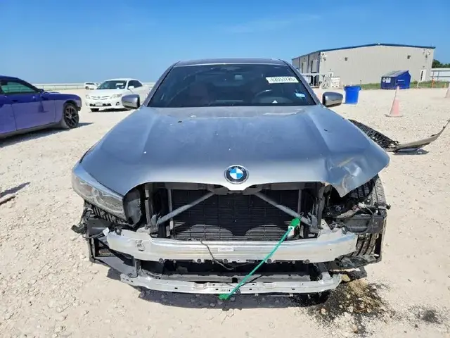 BMW 750 XI 2021