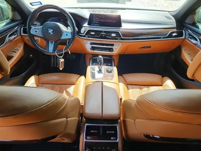 BMW 750 XI 2021